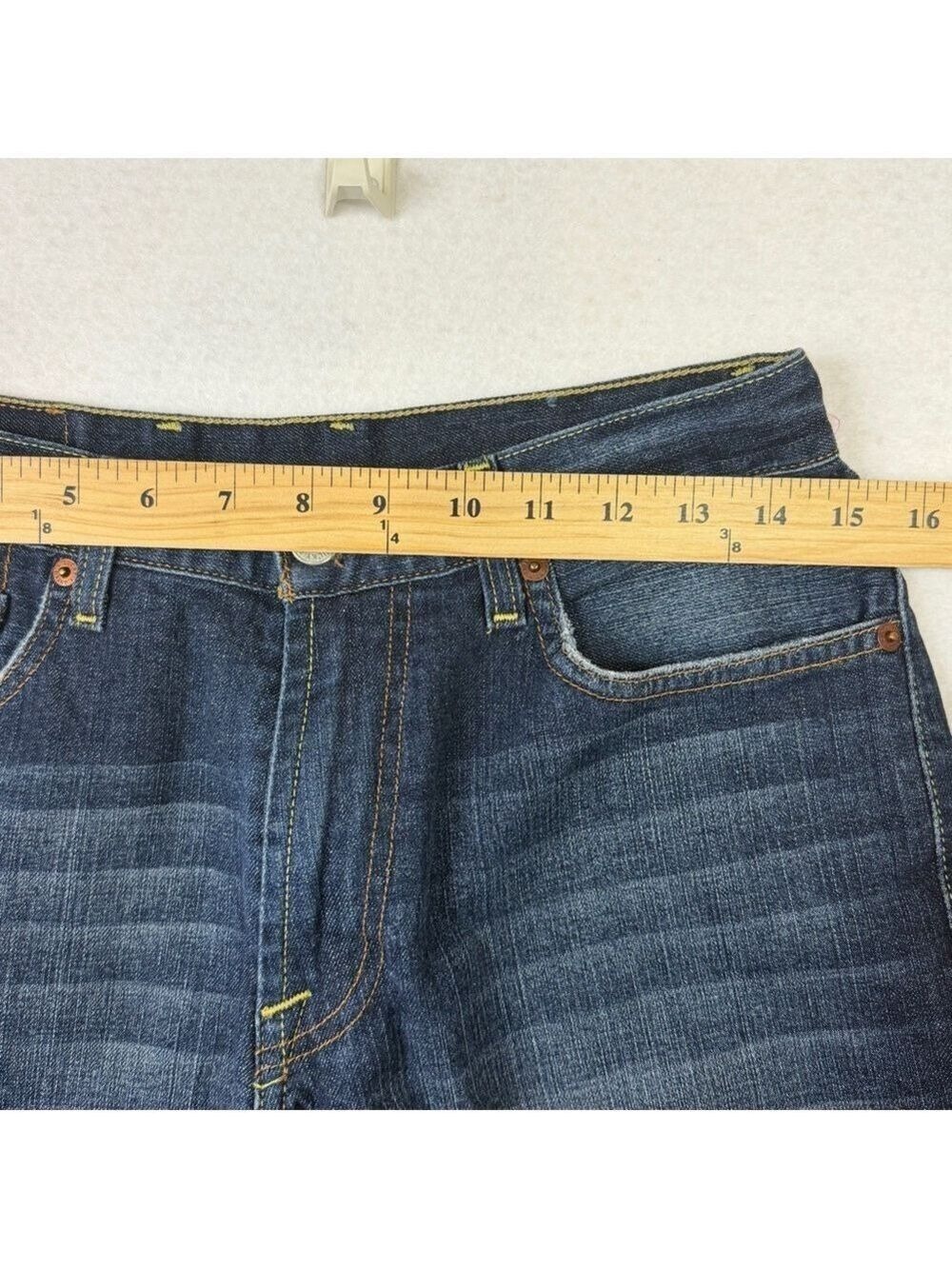 Lucky Brand Jeans Mens Classic Fit 30x 28 Blue Denim Straight Leg Short Inseam - Picture 7 of 10